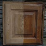 porte de meuble à moitié décapée porte de meuble à moitié décapée